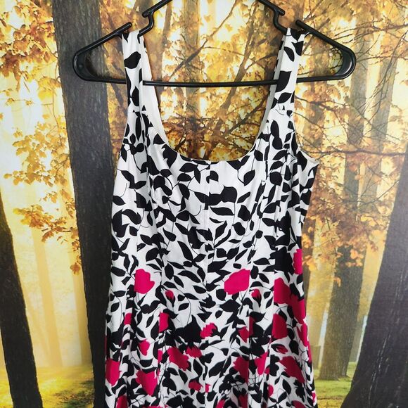 Nine West White Dress w/ Pink & Black Floral Fit and Flare w/ Boning Size 6 Zip - Picture 3 of 16